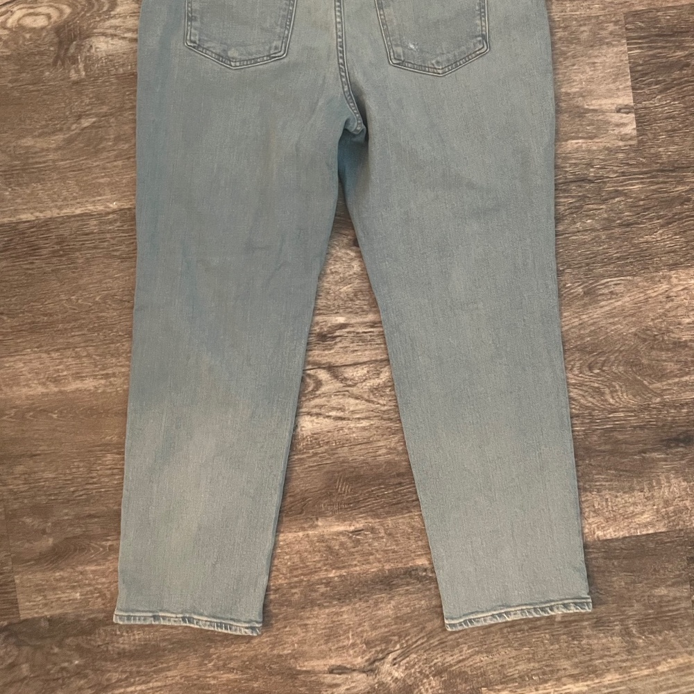 The Curvy Perfect Vintage Jean in Danby Wash: Ripped Edition - Picture 4 of 4